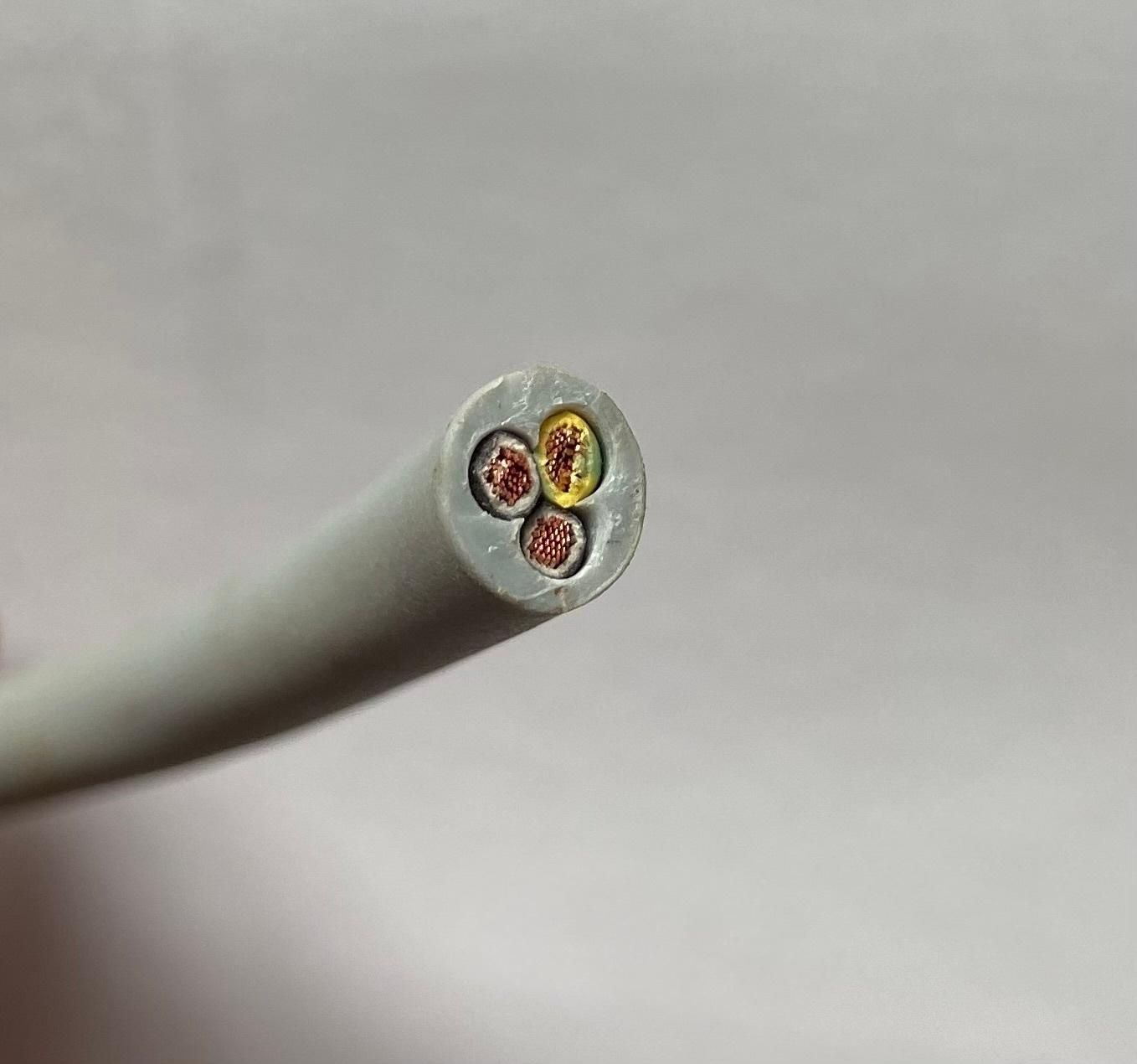 Napájacíi kábel 3x1,5 mm²